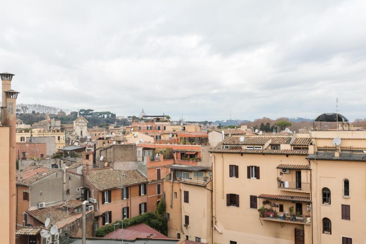 Amazing Penthouse With Private Terrace In Trastevere Rome Exterior photo