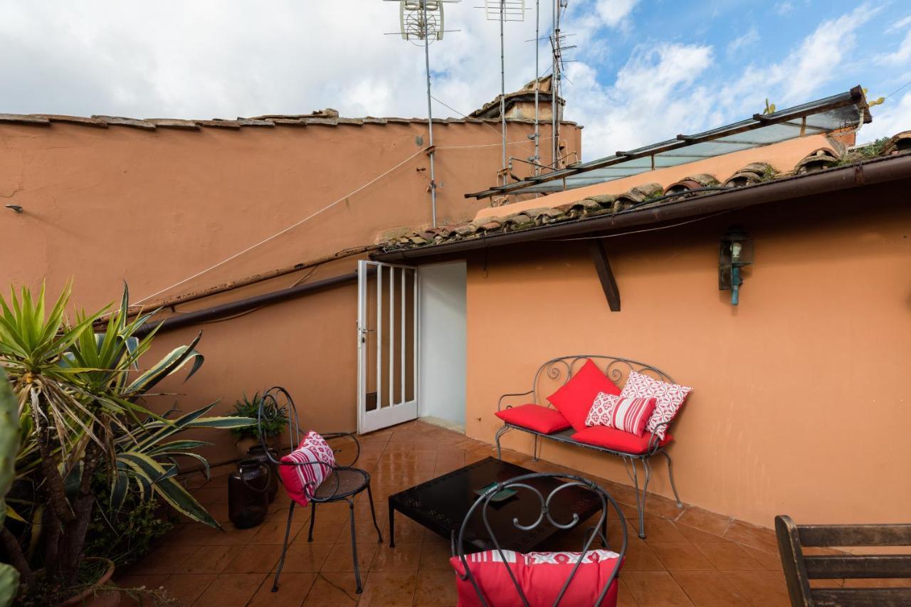 Amazing Penthouse With Private Terrace In Trastevere Rome Exterior photo